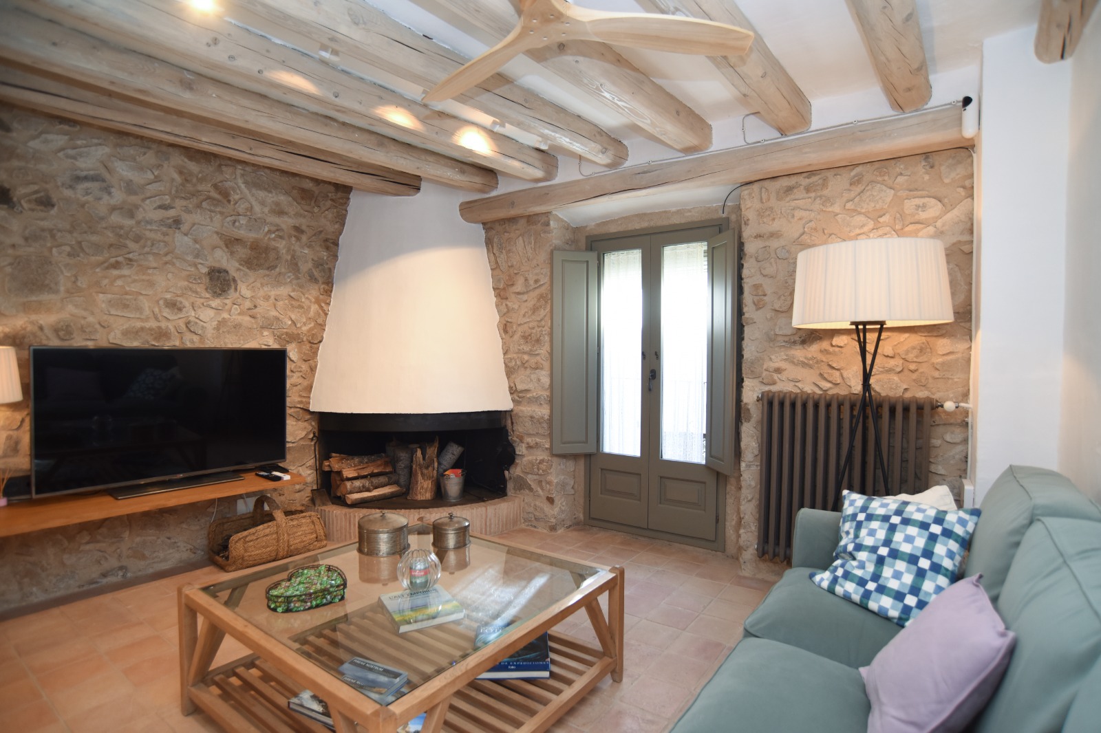 Chimenea y zona de estar